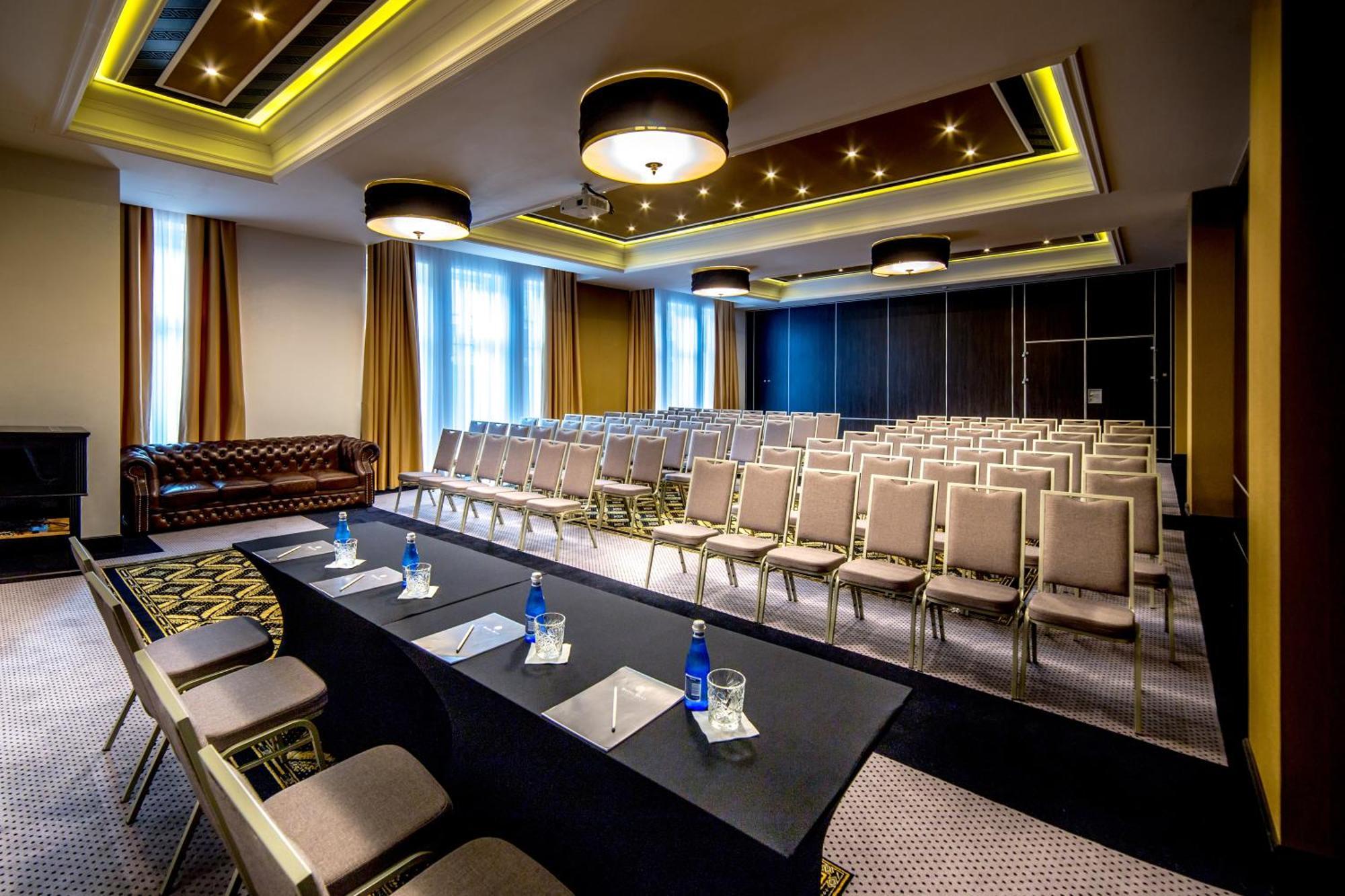 Hotel Dana Business & Conference シュチェチン エクステリア 写真