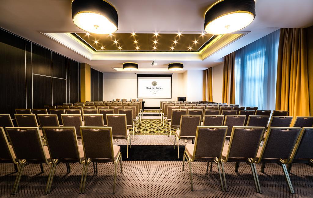 Hotel Dana Business & Conference シュチェチン エクステリア 写真